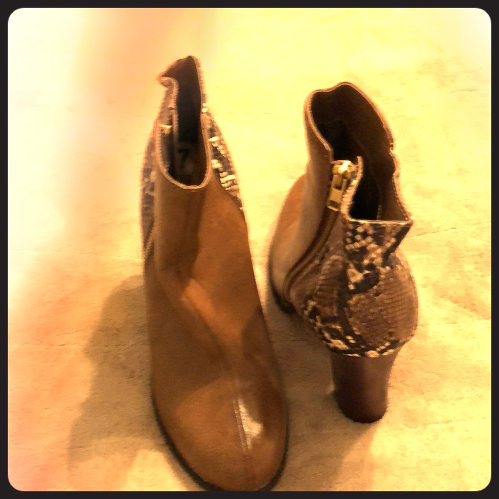 Kenneth Cole Reaction chunky high heel bootie